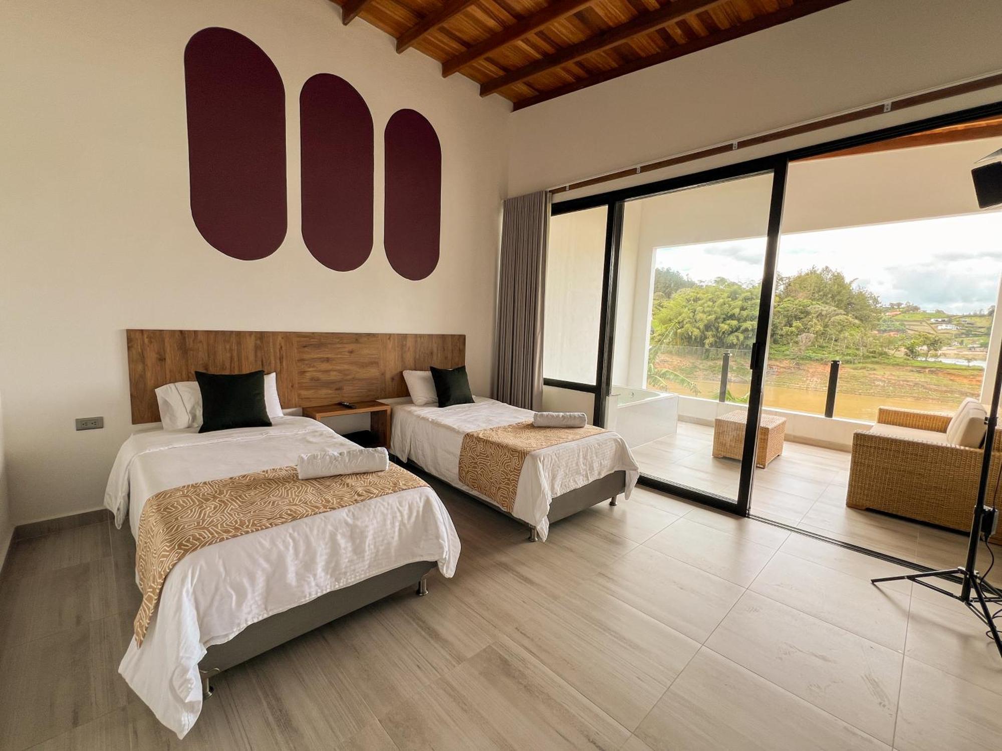 Viajero Guatape Hostel & Lake Club Экстерьер фото