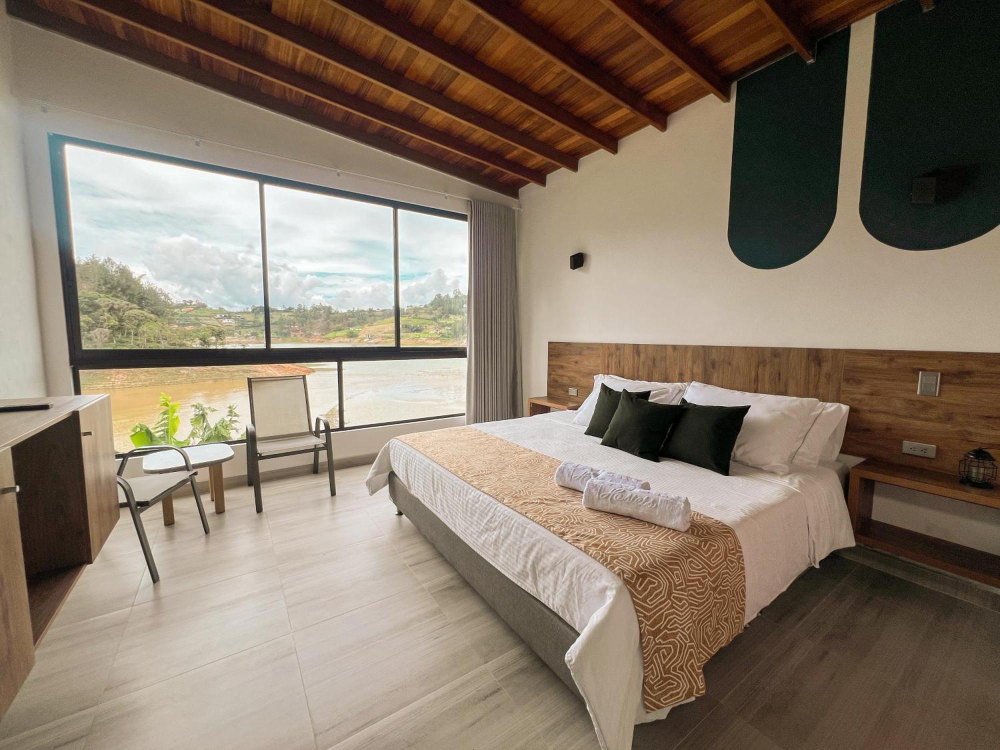 Viajero Guatape Hostel & Lake Club Экстерьер фото