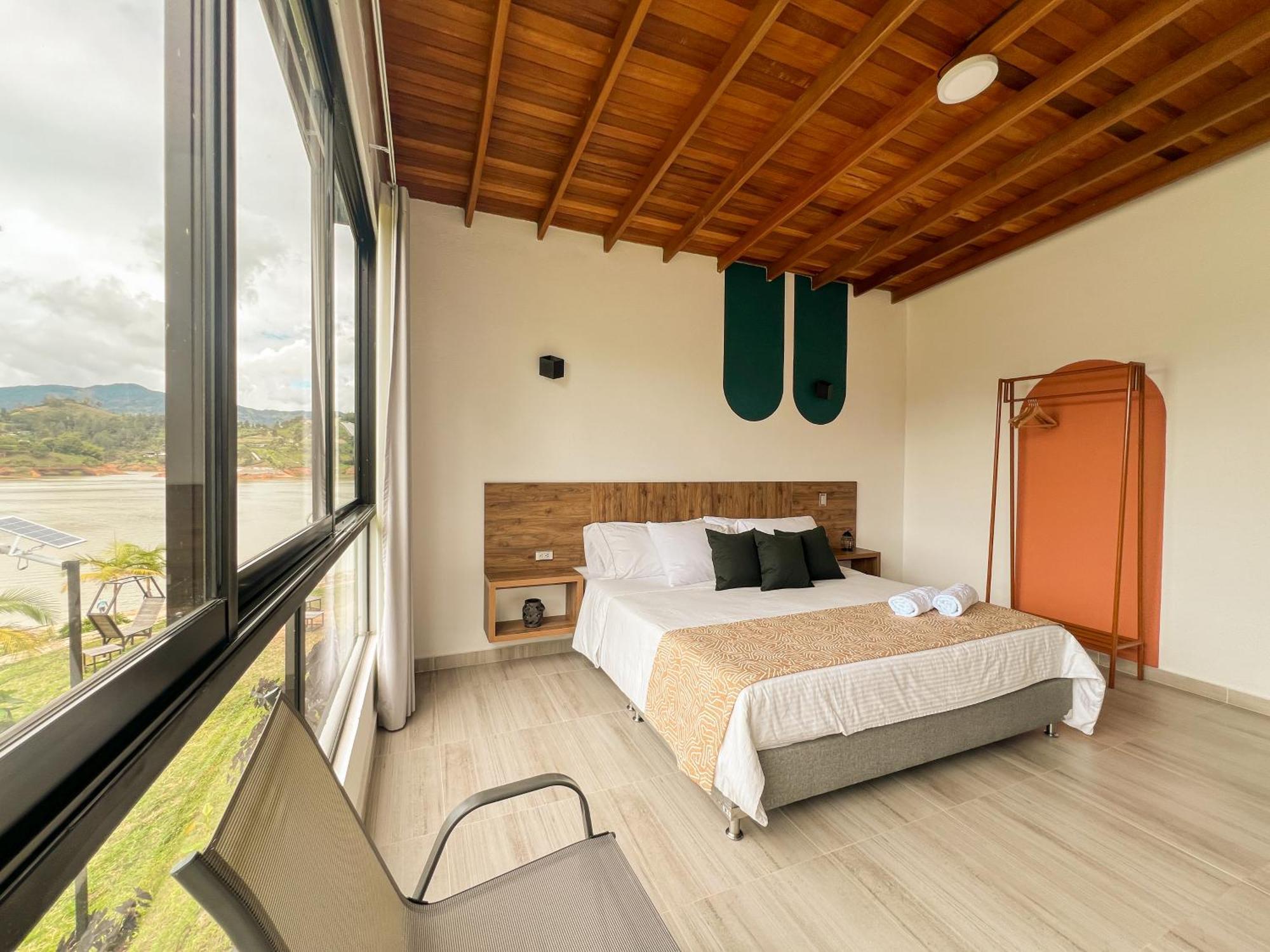 Viajero Guatape Hostel & Lake Club Экстерьер фото