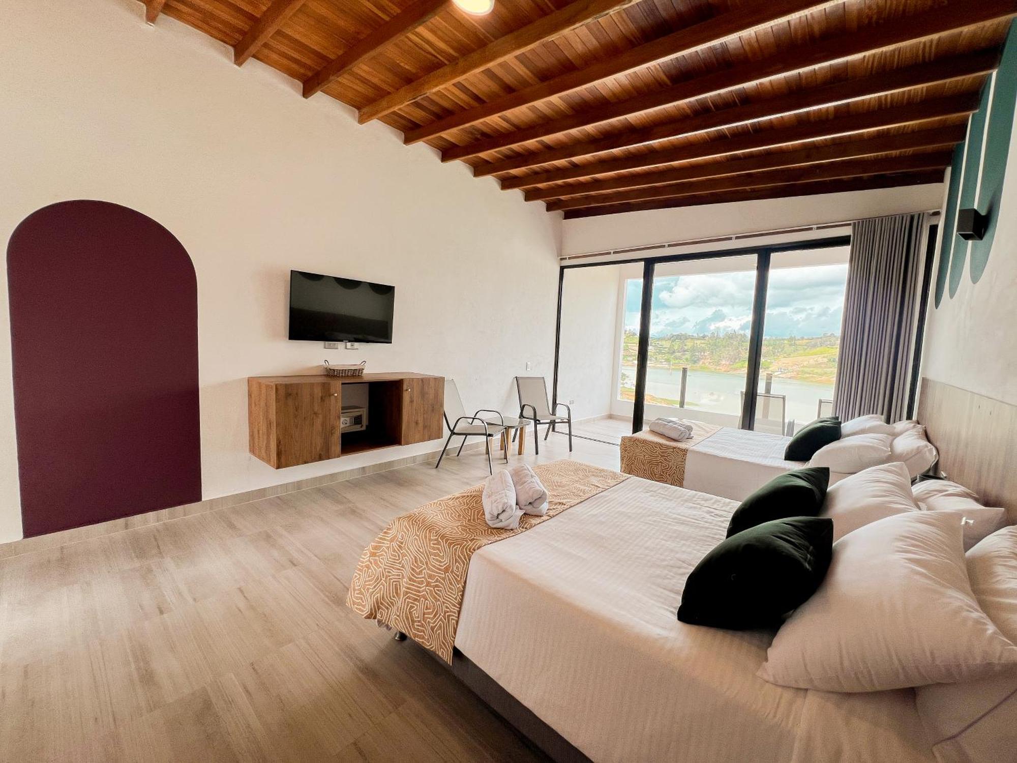 Viajero Guatape Hostel & Lake Club Номер фото