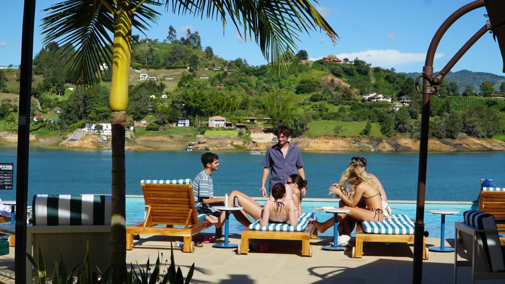 Viajero Guatape Hostel & Lake Club Экстерьер фото