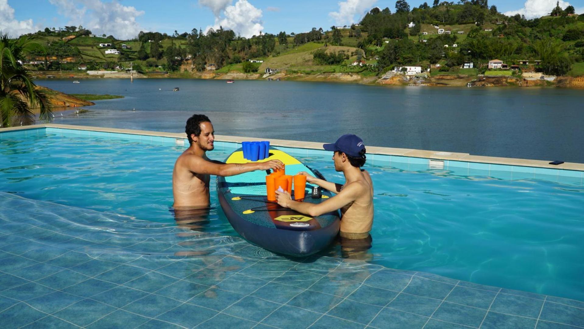 Viajero Guatape Hostel & Lake Club Экстерьер фото