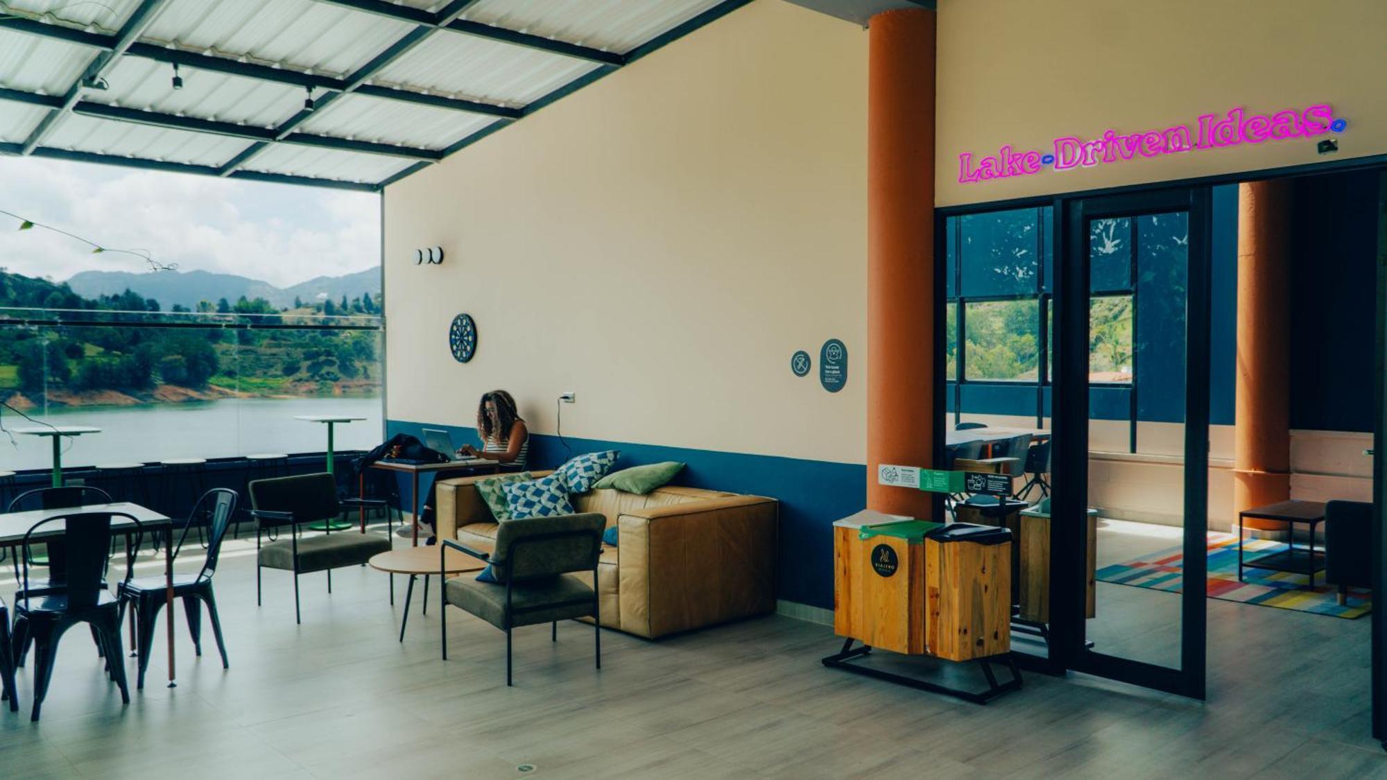 Viajero Guatape Hostel & Lake Club Экстерьер фото