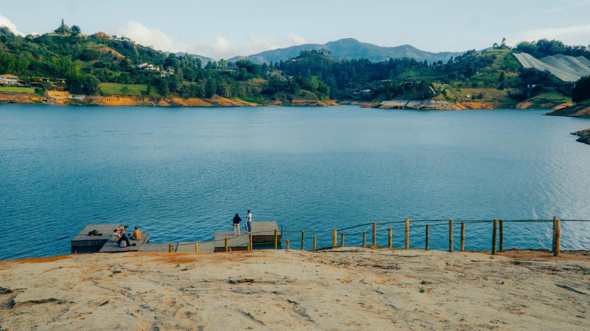 Viajero Guatape Hostel & Lake Club Экстерьер фото