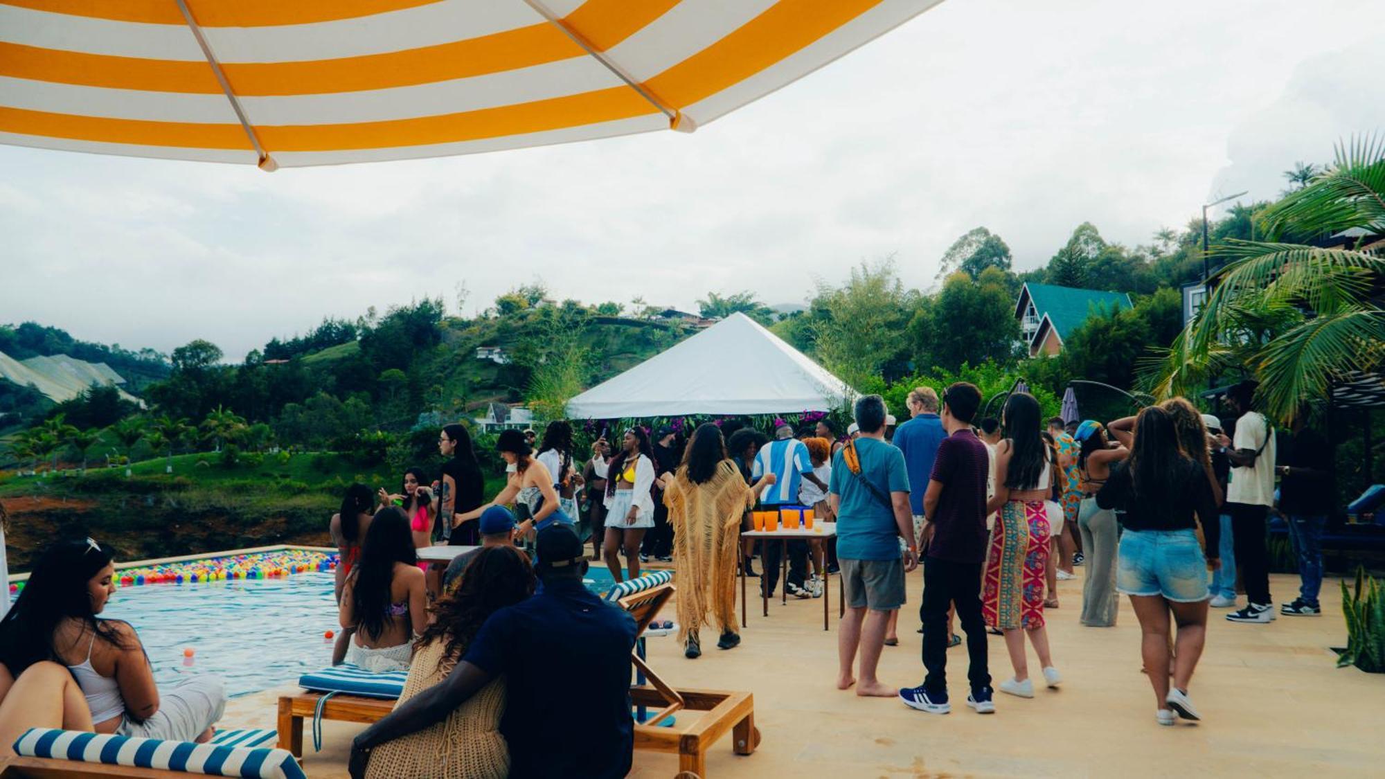 Viajero Guatape Hostel & Lake Club Экстерьер фото