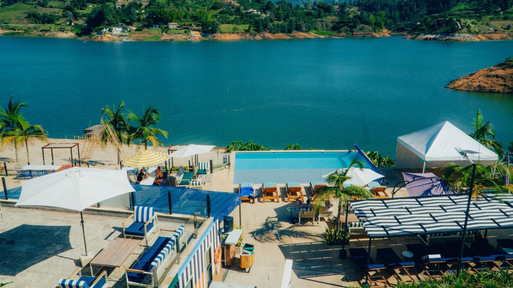 Viajero Guatape Hostel & Lake Club Экстерьер фото