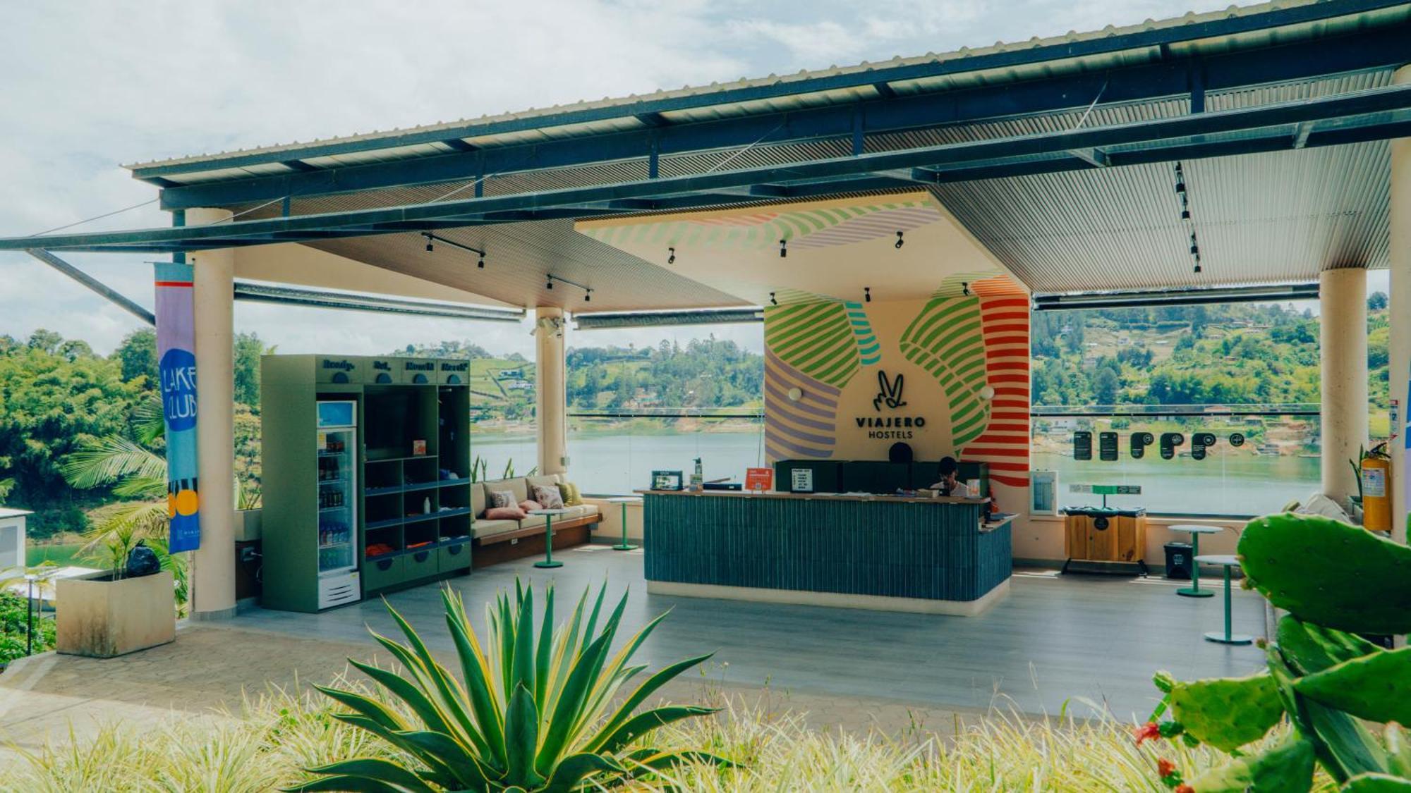 Viajero Guatape Hostel & Lake Club Экстерьер фото