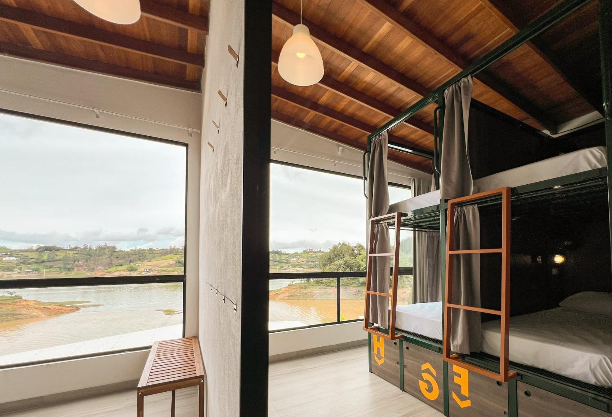 Viajero Guatape Hostel & Lake Club Экстерьер фото