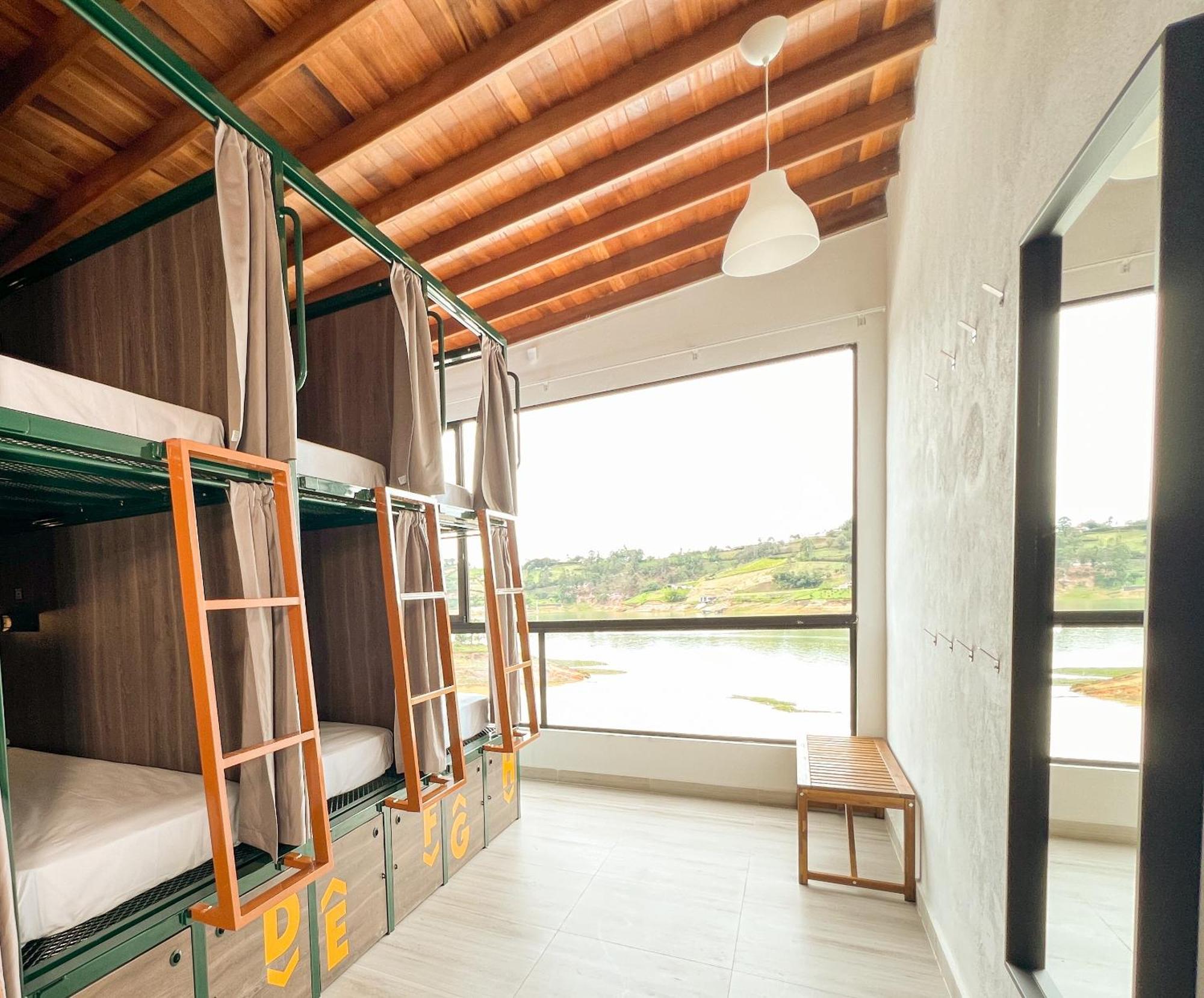 Viajero Guatape Hostel & Lake Club Экстерьер фото