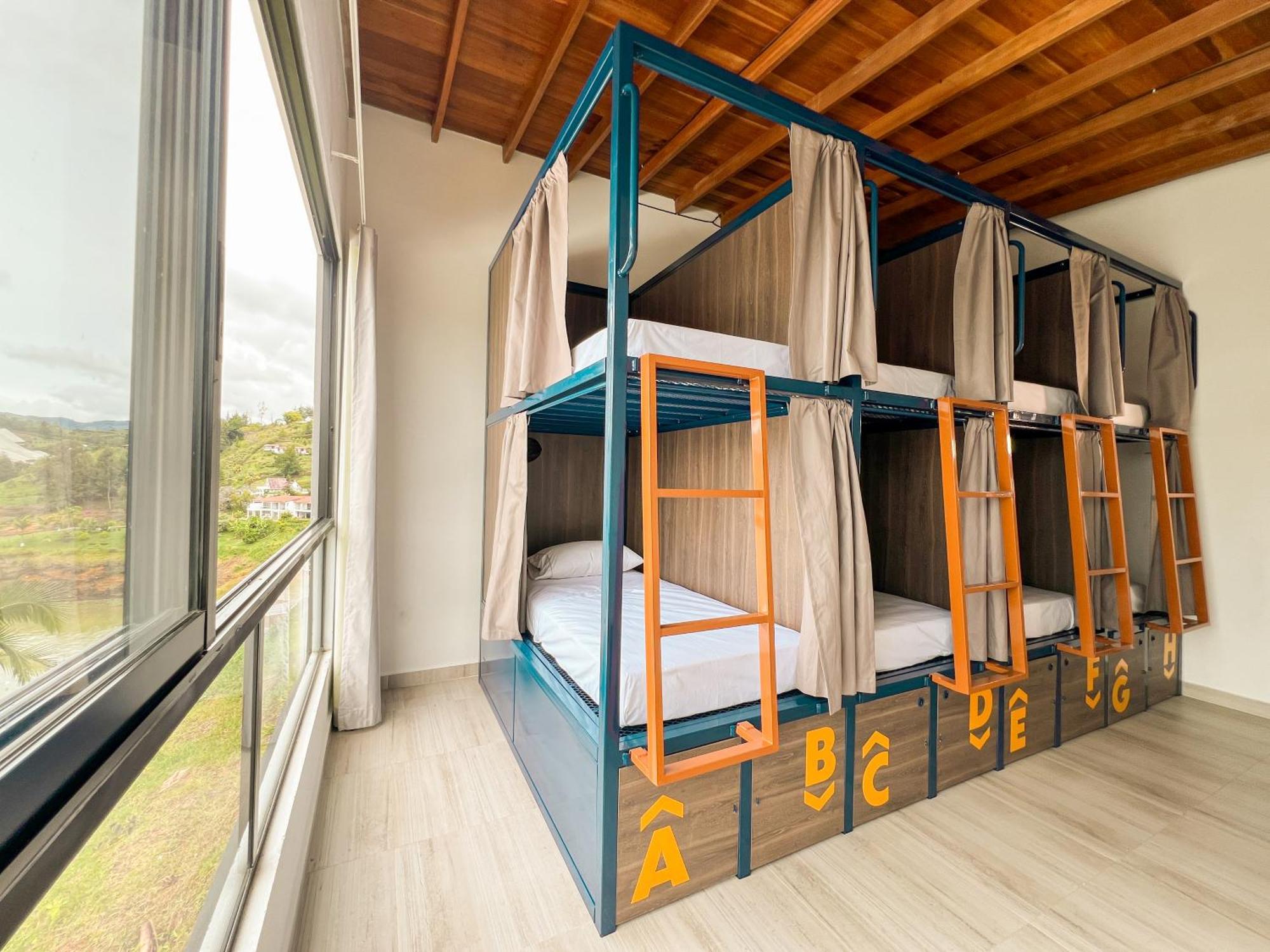 Viajero Guatape Hostel & Lake Club Экстерьер фото
