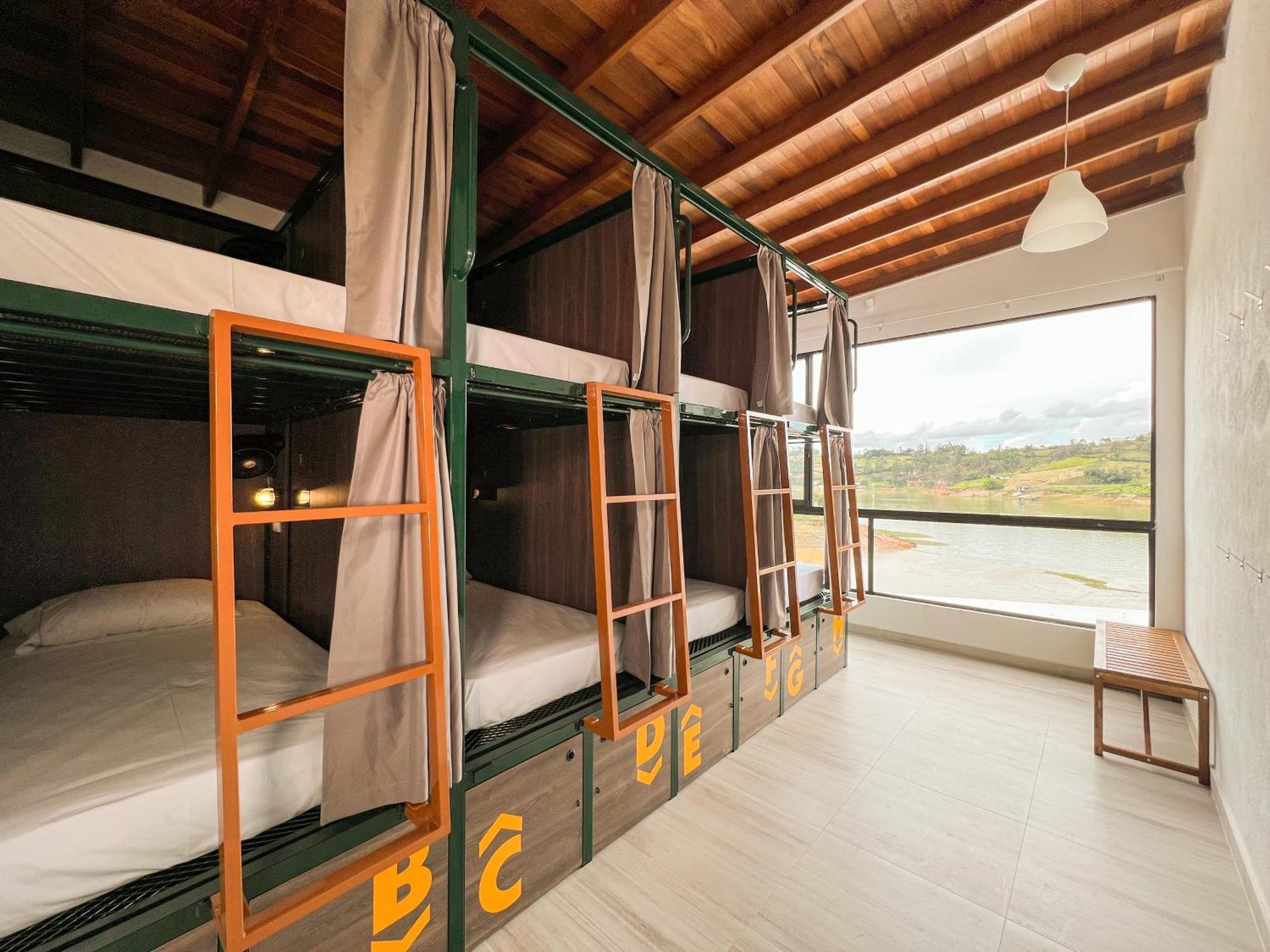 Viajero Guatape Hostel & Lake Club Экстерьер фото